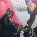 allu-arjun-at-mall-of-joy-kerala-stills-21