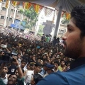 allu-arjun-at-mall-of-joy-kerala-stills-4