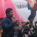 allu-arjun-at-mall-of-joy-kerala-stills-7