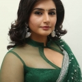 ragini-dwivedi-hot-cleavage-stills-4